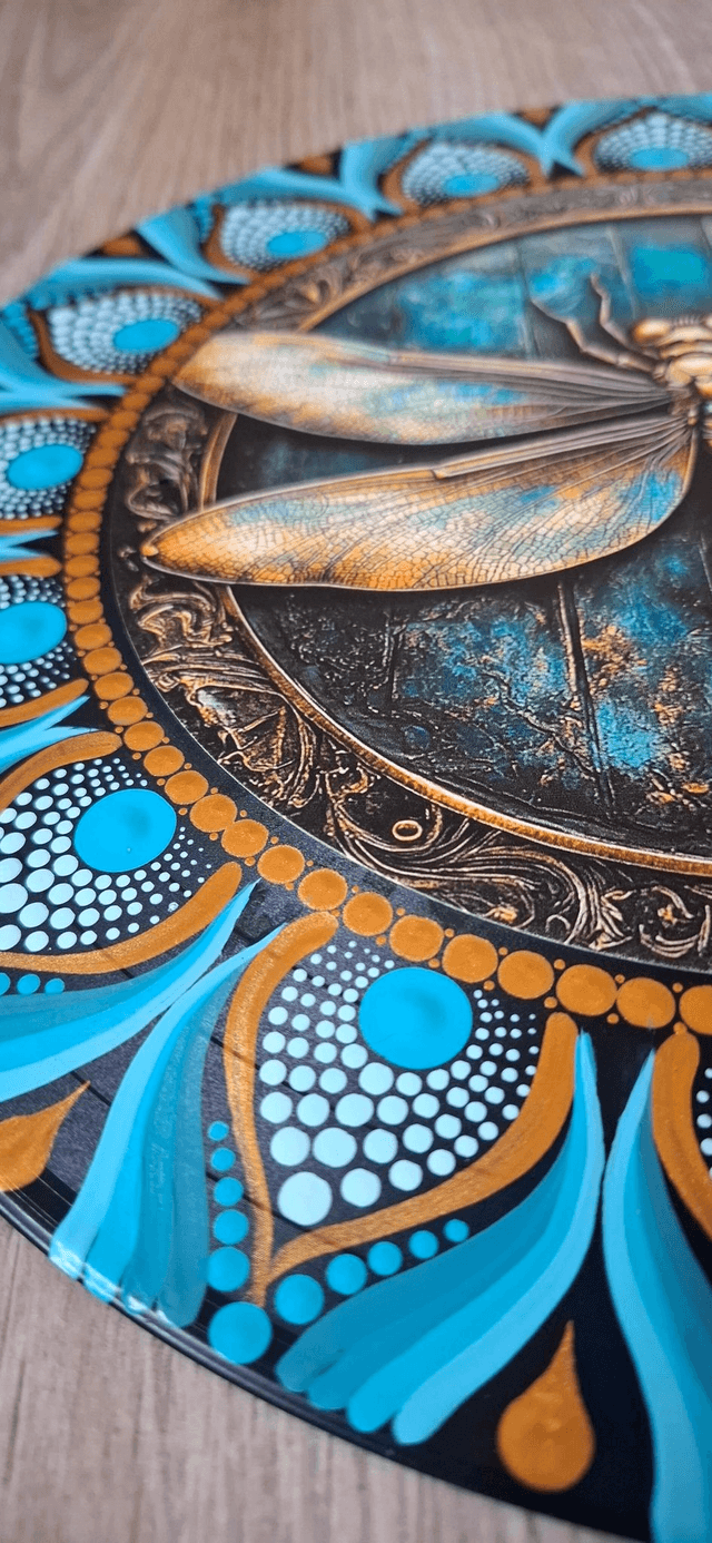 Mandala mural sur disque vinyle "Libellule"